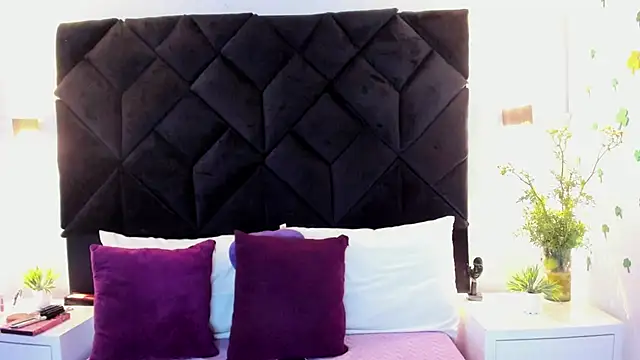 letiziia sky1 online show from March 2026 08:20:01 PM