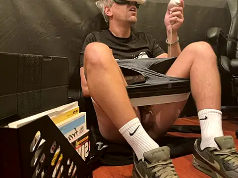 LeviXtreme online show from November 2025 05:10:01 AM