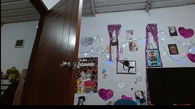 Saray extrovert  online show from February 2025 04:11:01 AM