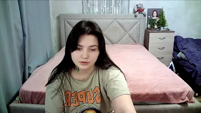 Snapshot of juliettkalen chatting on December 2024 05:31:01 AM juliettkalen online show from December 2024 05:31:01 AM