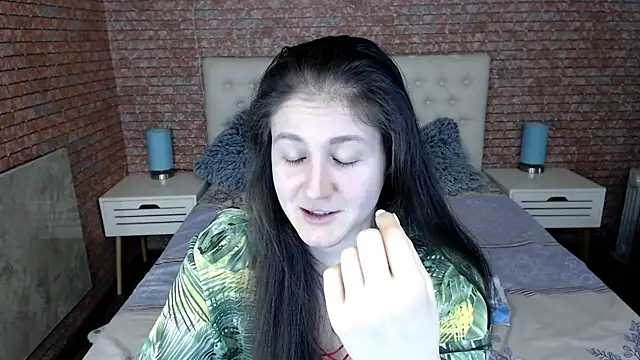 Holliy Cooper online show from March 2025 09:24:02 AM