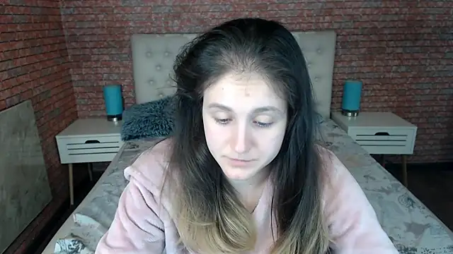 Holliy Cooper online show from September 2025 07:54:01 AM