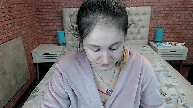 Holliy Cooper online show from October 2025 07:52:02 AM