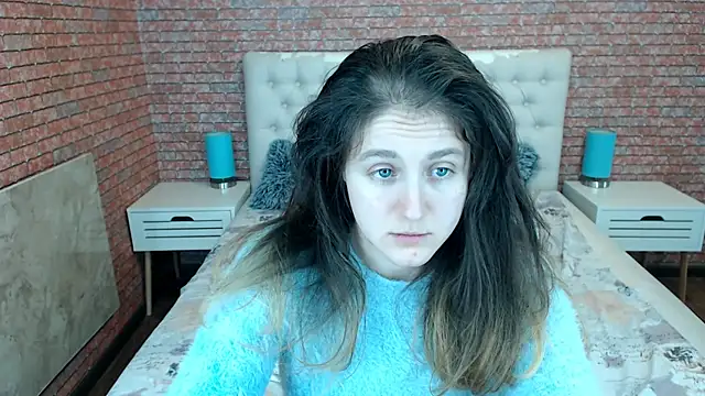 Holliy Cooper online show from October 2025 08:00:02 AM