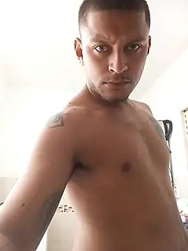 emrehliug12 online show from February 2026 02:44:01 PM