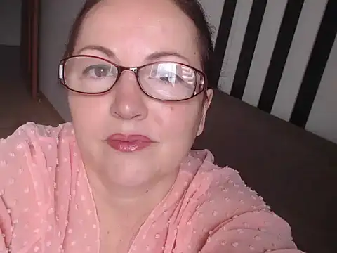 Snapshot of Alma44 chatting on May 2026 07:04:02 AM Alma44 online show from May 2026 07:04:02 AM