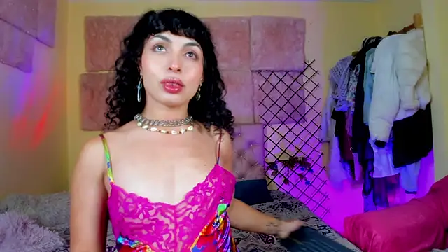 Snapshot of Pia-Jimenez chatting on September 2025 05:42:01 AM Pia-Jimenez online show from September 2025 05:42:01 AM
