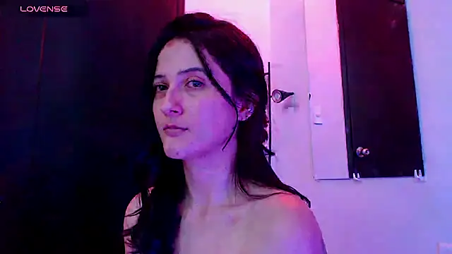 Snapshot of AlissonnFoxx chatting on June 2026 05:28:01 AM AlissonnFoxx online show from June 2026 05:28:01 AM
