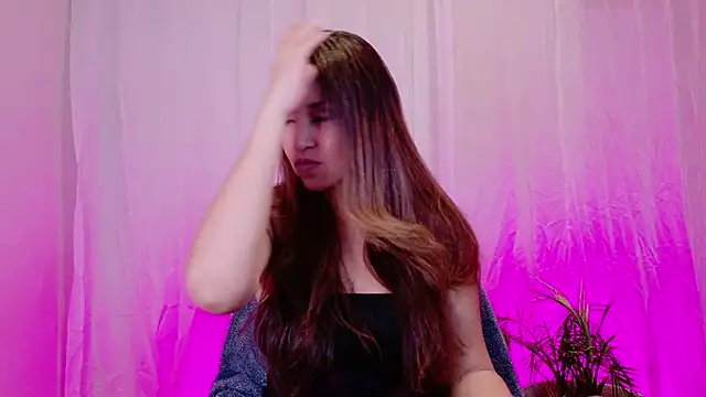 Snapshot of DivineLynn chatting on January 2025 06:53:02 PM DivineLynn online show from January 2025 06:53:02 PM