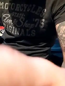 PIercingBoy38 online show from September 2025 05:23:02 PM