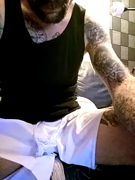 PIercingBoy38 online show from January 2026 05:38:02 PM