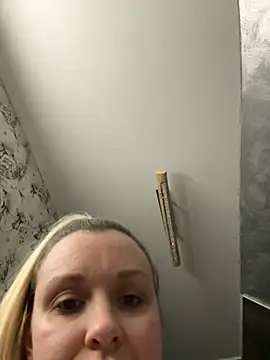 Snapshot of Bella-Tight chatting on March 2026 08:15:02 PM Bella-Tight online show from March 2026 08:15:02 PM