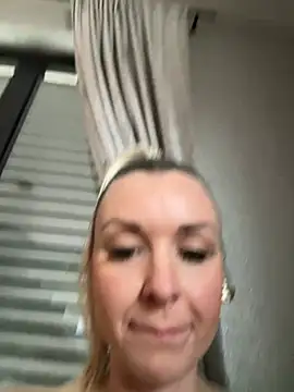 Snapshot of Bella-Tight chatting on March 2026 07:14:01 AM Bella-Tight online show from March 2026 07:14:01 AM