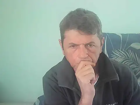 czarek888 online show from April 2026 01:38:01 PM