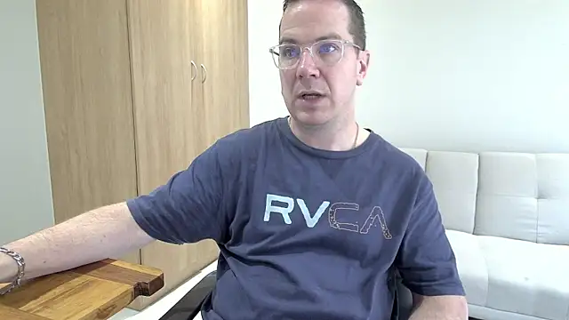 BrettJ81 online show from November 2025 09:12:02 AM