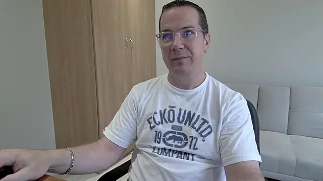 BrettJ81 online show from January 2026 12:54:01 PM