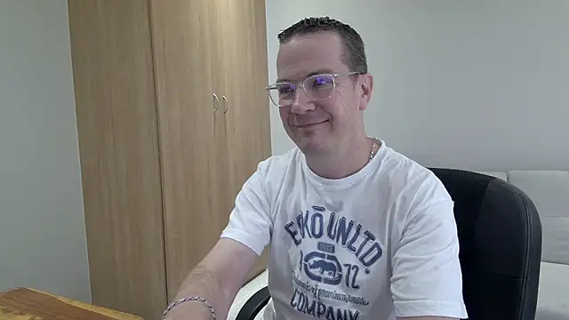 BrettJ81 online show from March 2026 02:23:02 PM