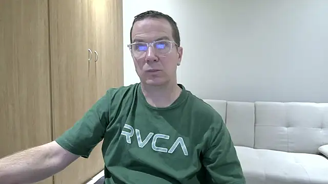 BrettJ81 online show from April 2026 07:07:02 PM