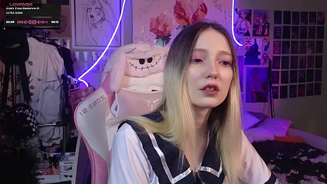 Evie Ro online show from March 2025 09:04:01 PM