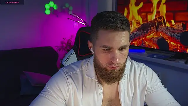 Snapshot of Sweeet__boy chatting on April 2026 01:05:02 PM Sweeet boy online show from April 2026 01:05:02 PM