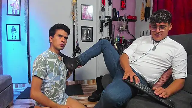 dom2travelersss online show from February 2025 02:38:01 PM