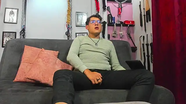 dom2travelersss online show from March 2025 06:26:02 PM