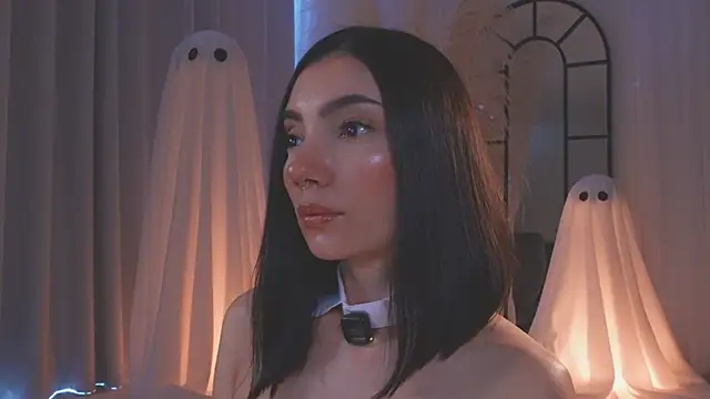 AmyArmstrong online show from October 2025 07:49:01 PM