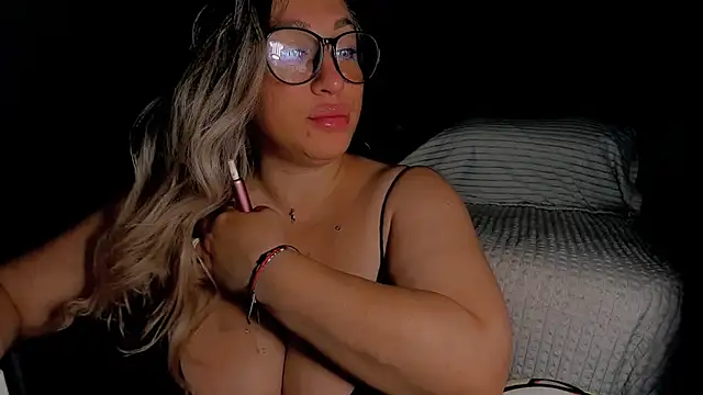 Snapshot of CumOnMy_Tits chatting on July 2026 03:20:02 AM CumOnMy Tits online show from July 2026 03:20:02 AM