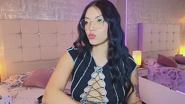 Snapshot of Baby_Venuss chatting on February 2025 06:50:02 AM Baby Venuss online show from February 2025 06:50:02 AM