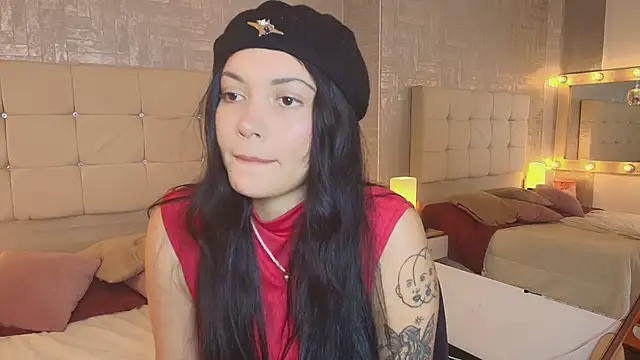 Snapshot of Baby_Venuss chatting on March 2025 03:33:02 AM Baby Venuss online show from March 2025 03:33:02 AM