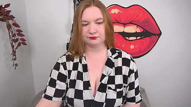 LaraDream online show from April 2026 04:18:01 PM