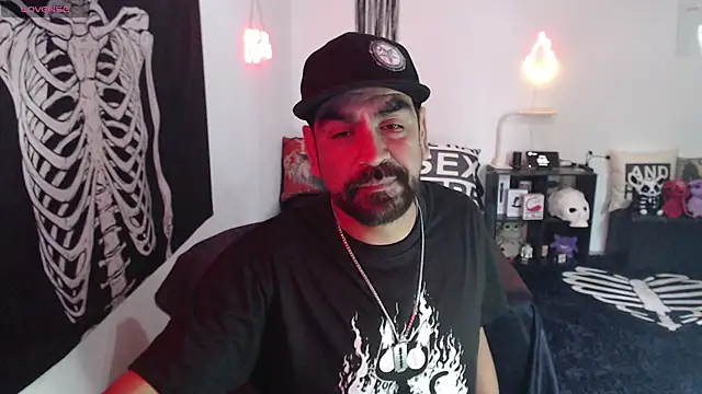 soyelcarlitos  online show from April 2026 09:16:01 PM