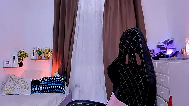 Snapshot of KeishaDanger_ chatting on March 2025 04:34:02 AM KeishaDanger online show from March 2025 04:34:02 AM