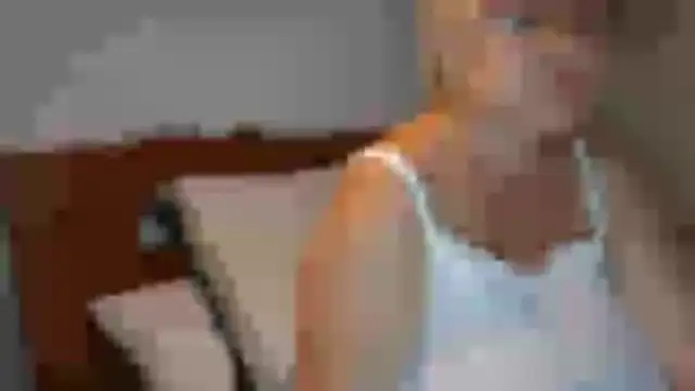 Snapshot of LindaL chatting on October 2025 02:51:01 PM LindaL online show from October 2025 02:51:01 PM