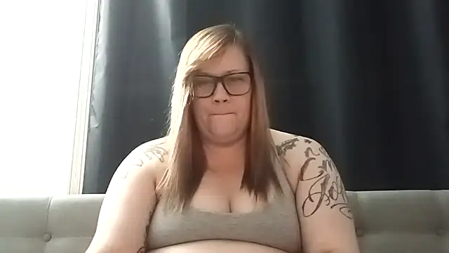 LIL NELLI online show from October 2025 07:36:03 AM